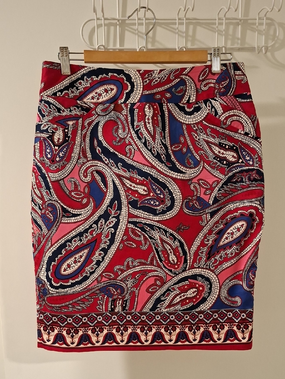 Charter Club Cotton-rich Fuchsia & Blue Boho Paisley Pencil Skirt (Size US 10P)